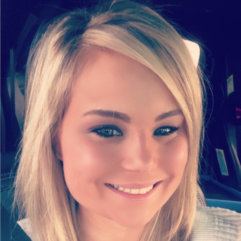 Meet your Posher, Stephanie